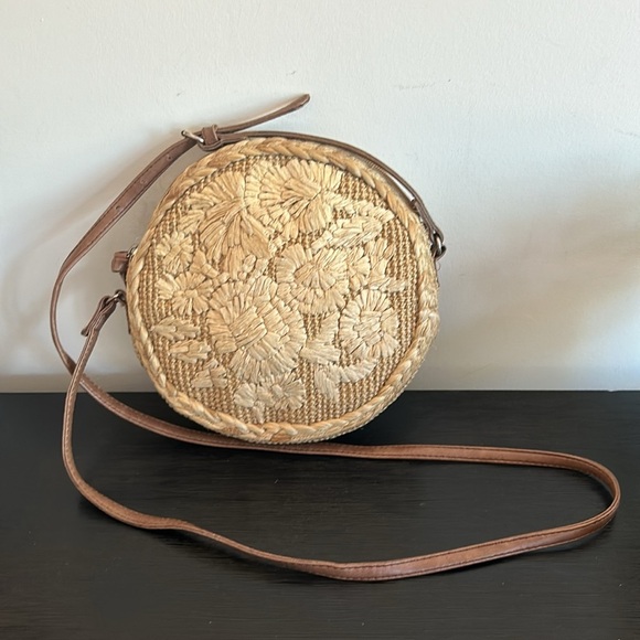 Accessorize London Round Jute Boho Textured Crossbody Bag - Picture 3 of 17